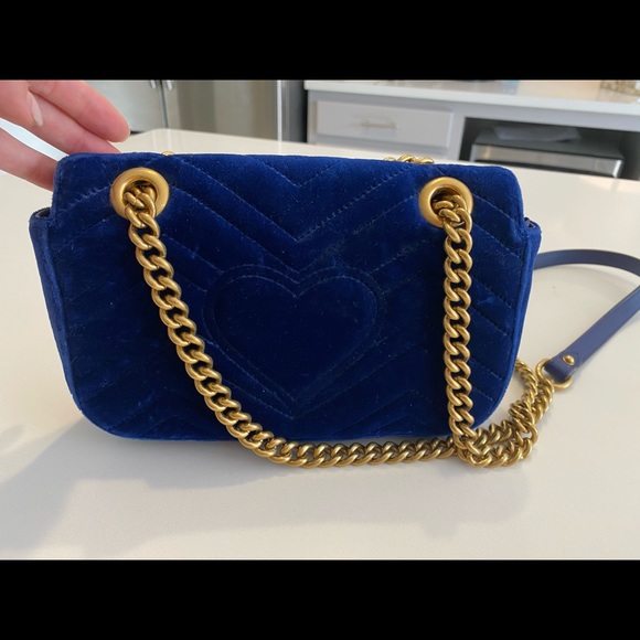 Gucci Small Marmont Matelassé Velvet Shoulder Bag - Picture 5 of 8